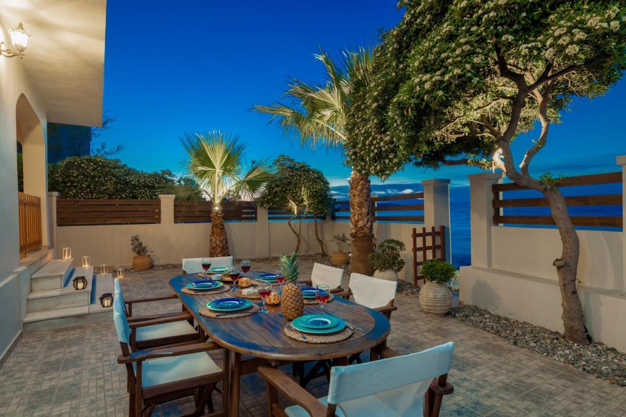Villa Elizabeth - Seafront Classic Villa! 아르가시 외부 사진