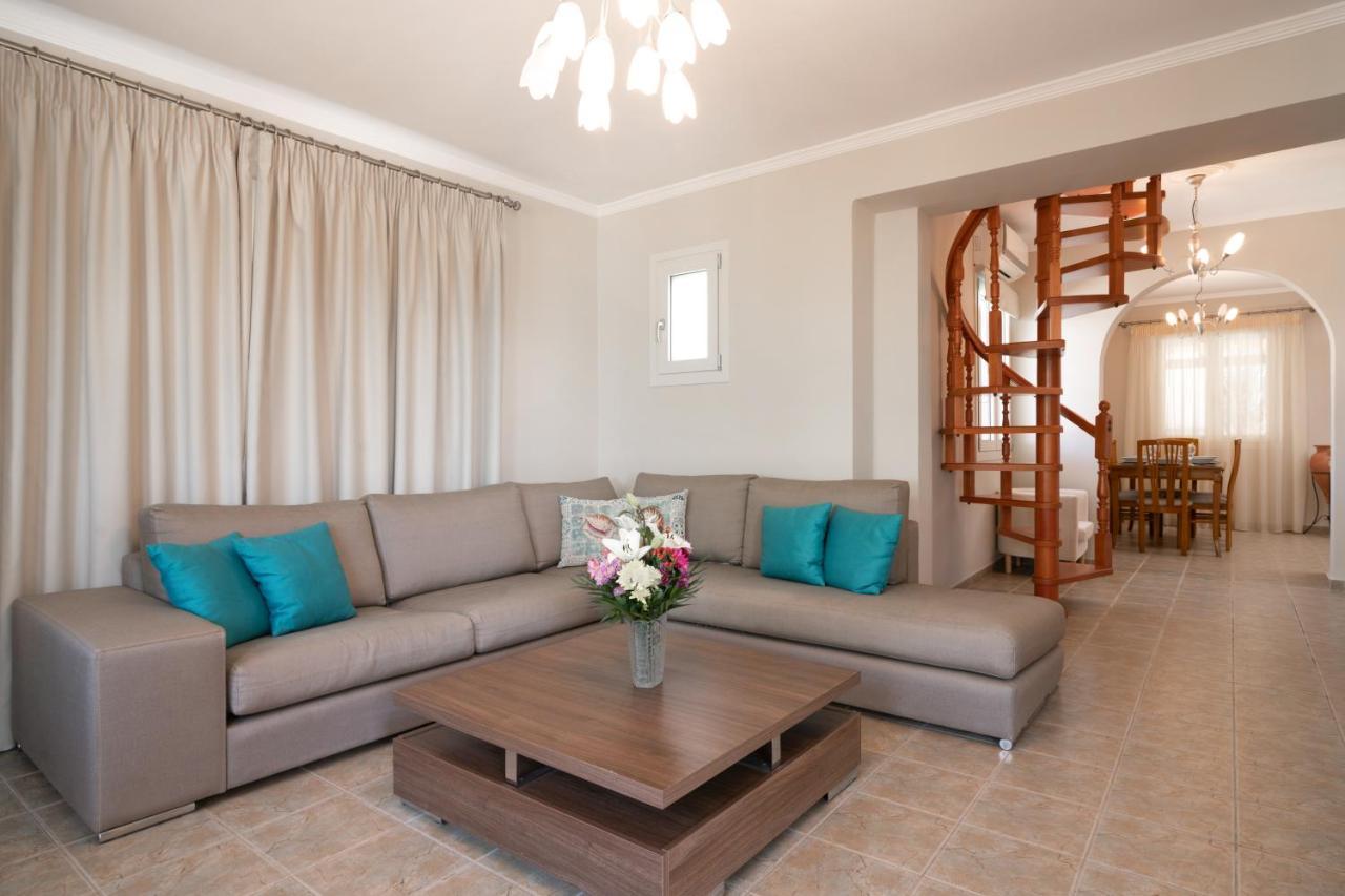 Villa Elizabeth - Seafront Classic Villa! 아르가시 외부 사진