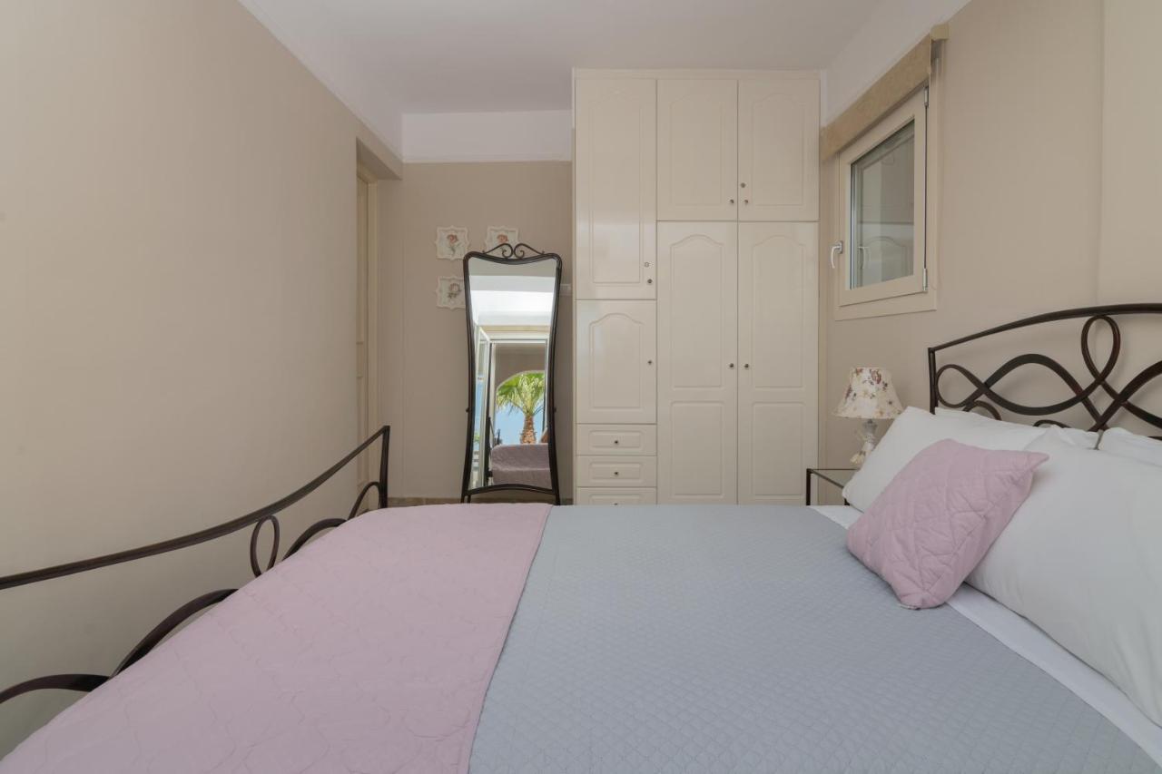 Villa Elizabeth - Seafront Classic Villa! 아르가시 외부 사진