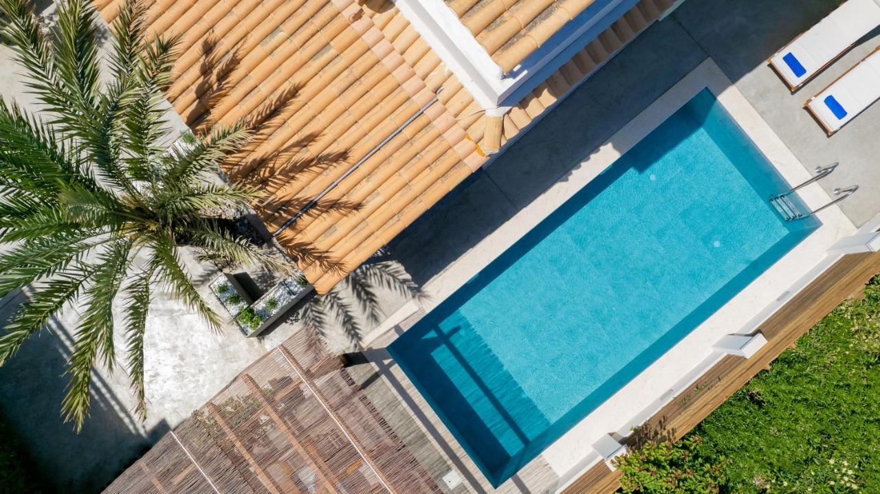 Villa Elizabeth - Seafront Classic Villa! 아르가시 외부 사진